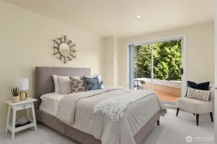 Guest Suite w/Private Balcony & Ensuite Bath