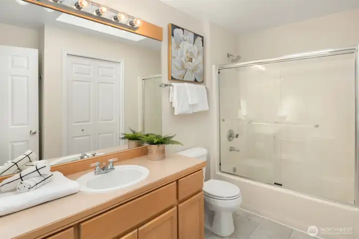 Upstairs Hallway Bathroom