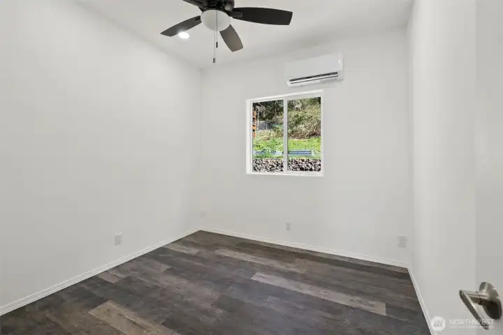 2nd bedroom