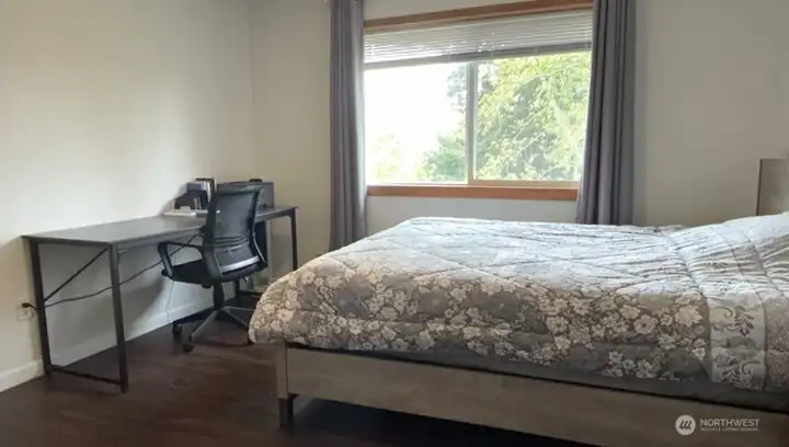 M - Master Bedroom -2