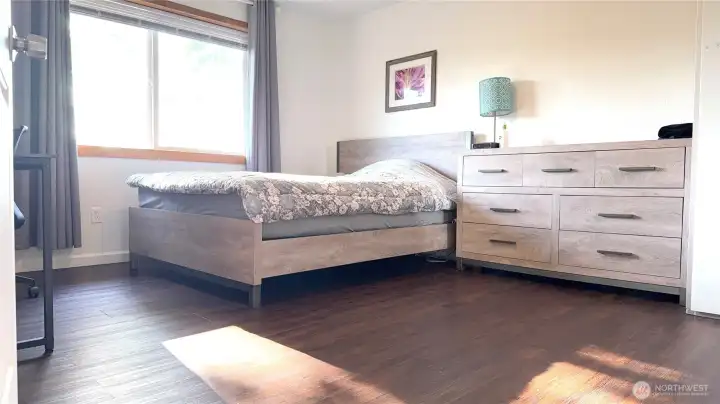 M - Master Bedroom -3