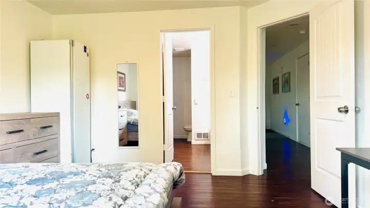 M - Master Bedroom -4