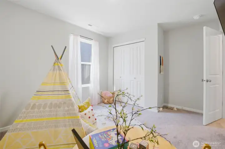 2nd bedroom