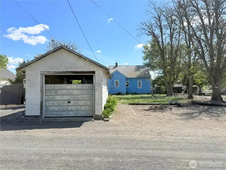 Detached Garage Detached Garage