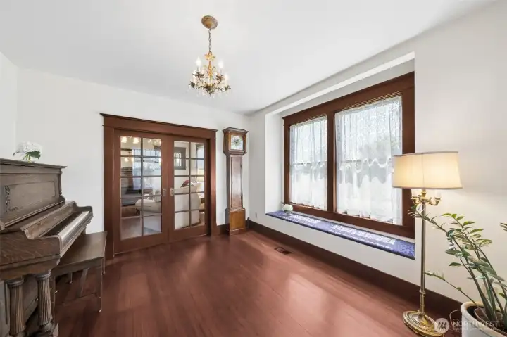 Living/Music room.