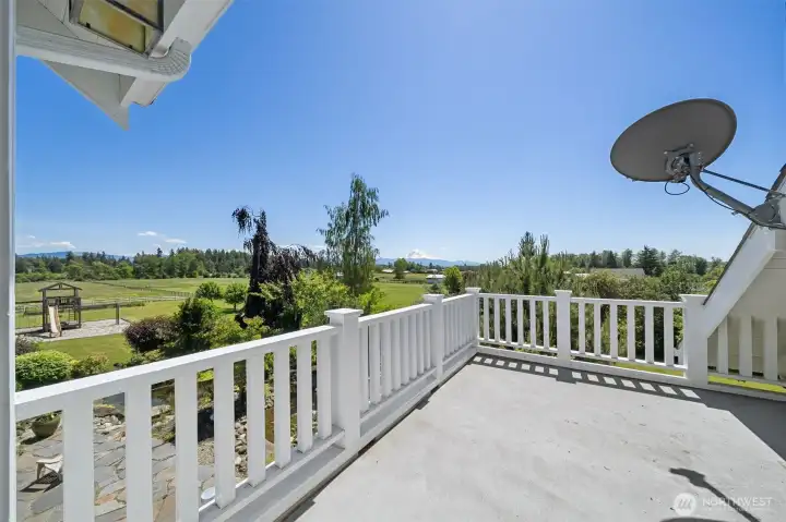Deck of the master bedroom.
