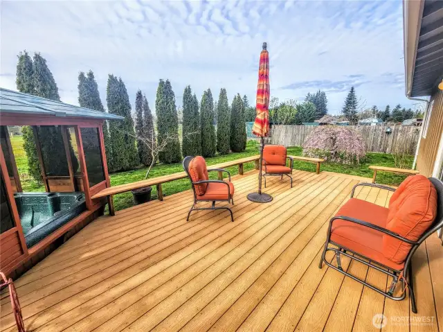 Beautiful composite deck on 2nd home.