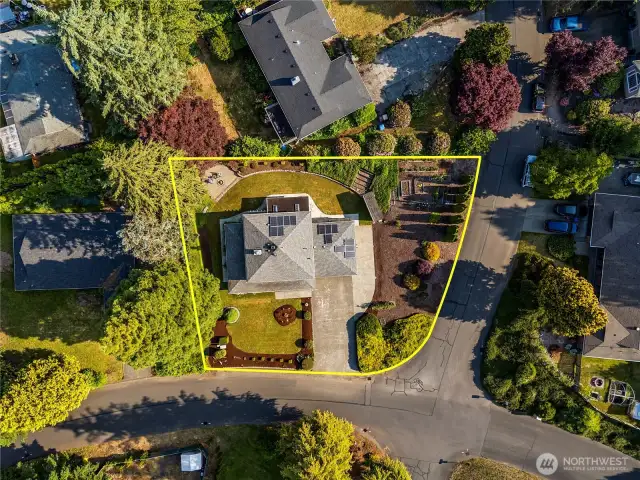 Property lines are for illustrative purposes only.