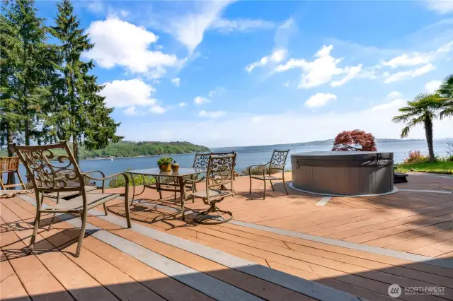 *The expansive deck and 180 degree views ensure the great outdoors is always part of the day.