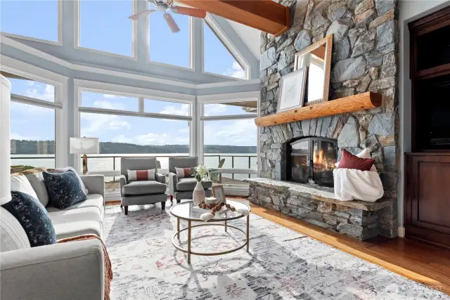 Thoughtful architectural design enhances the sense of space and light, while showcasing stunning water views that elevate both everyday living and elegant entertaining.