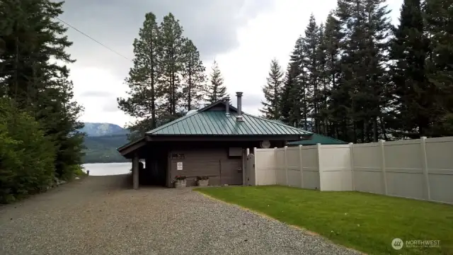 Pineloch Sun Clubhouse.