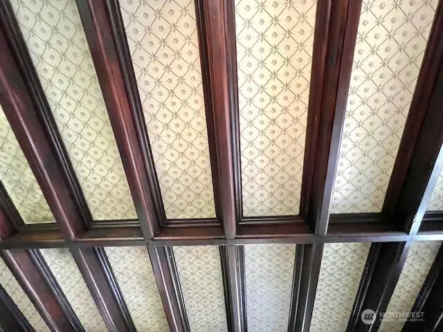 Beamed ceiling treatment