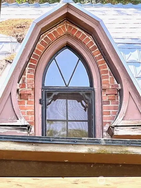 Architectural feature