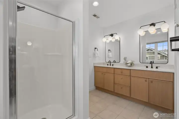 Updated En Suite Bathroom