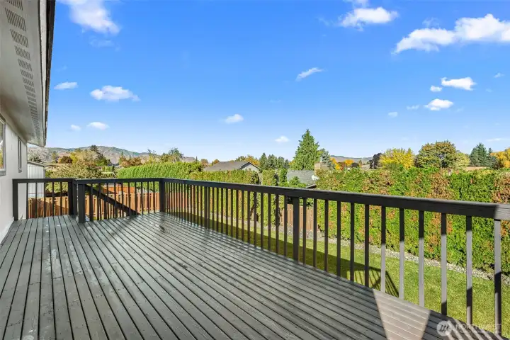 Oversized deck for relaxing vibes....