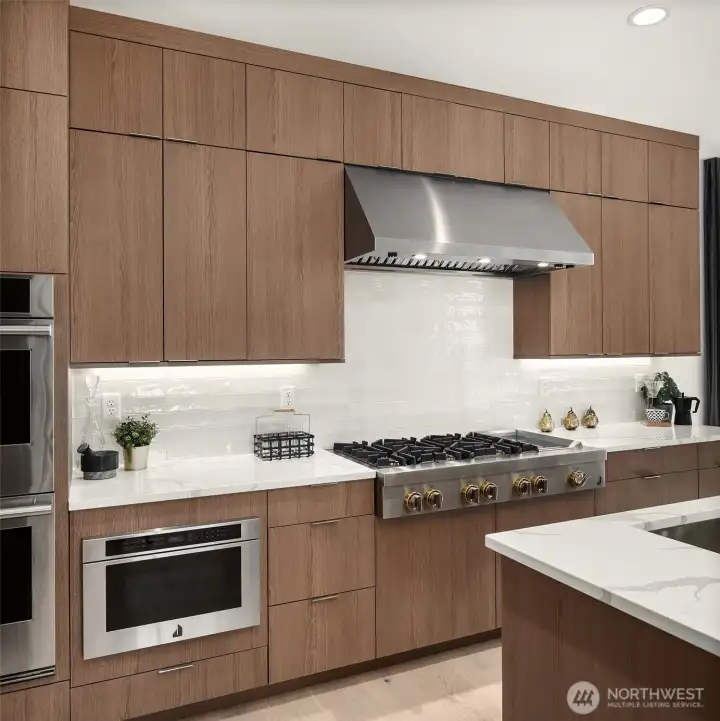 Photos are for illustrative purposes