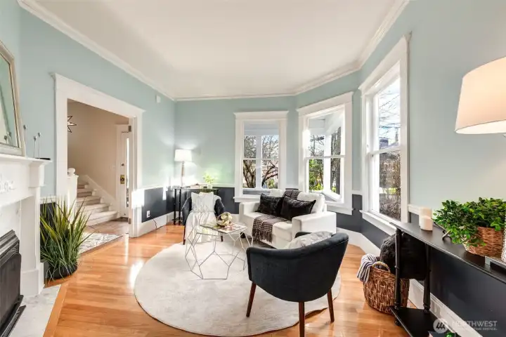 Another view of the living room.