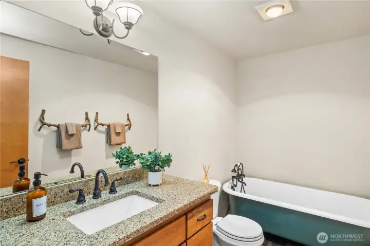 3/4 Main Floor Bathroom