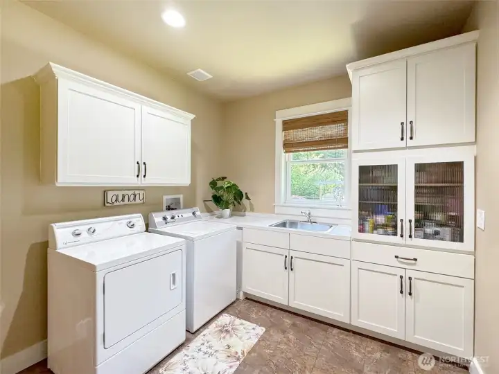 Great Laundry/Mud Room & Pantry