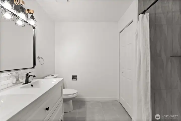 Lower Bath  12615 68th Av Ct E, Puyallup, WA 98373-8821