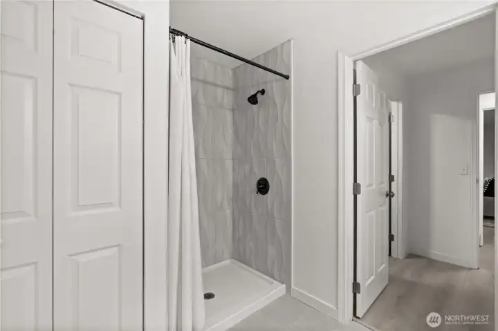 Lower Bath  12615 68th Av Ct E, Puyallup, WA 98373-8821