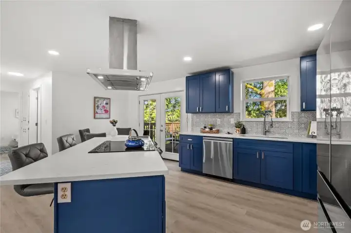 Kitchen Island with breakfast bar  12615 68th Av Ct E, Puyallup, WA 98373-8821