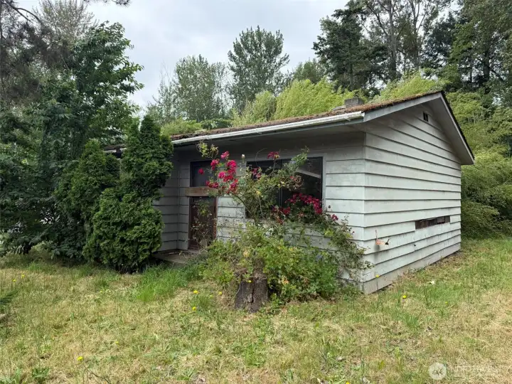 2bd, 1ba home