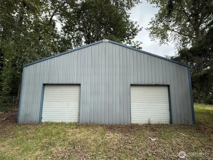 Detached garage