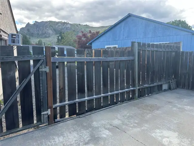 double gate to back yard