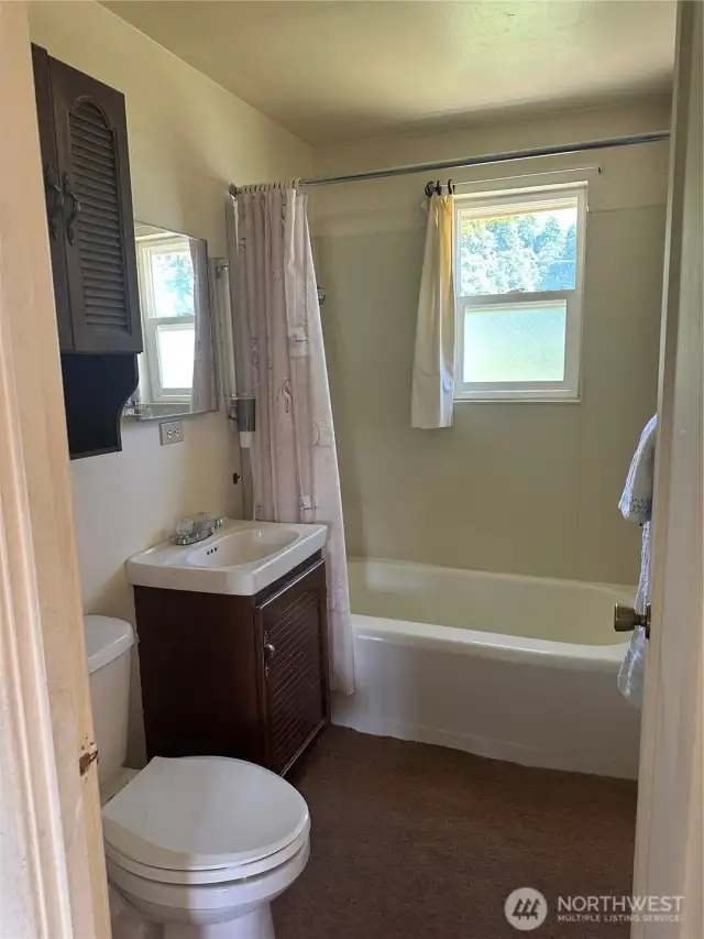 Bath with tub