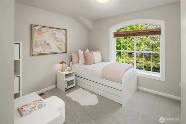 Guest bedroom #1