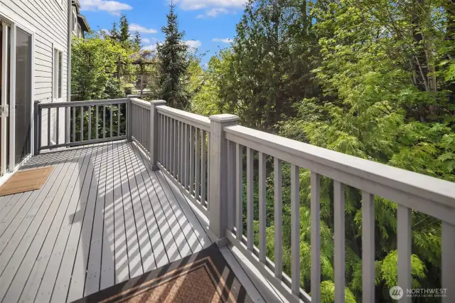 Enjoy the Westerly views and sunset vibes.