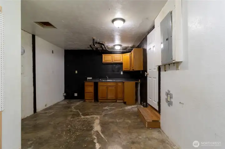 Old Garage/Shop