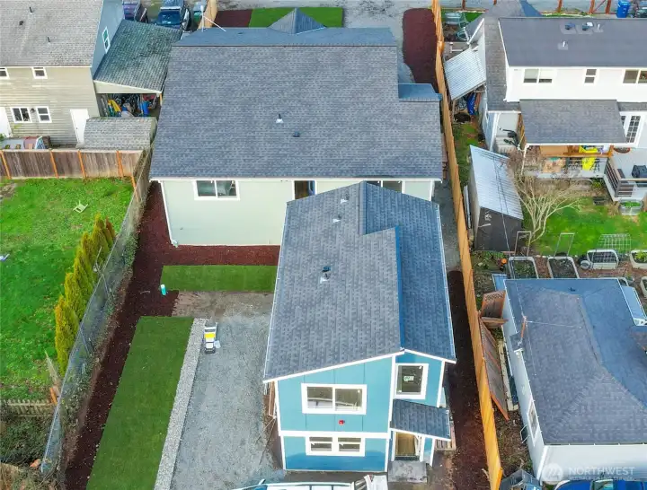 Your own priovate yard with adding fecning parking and entrance no sharing!