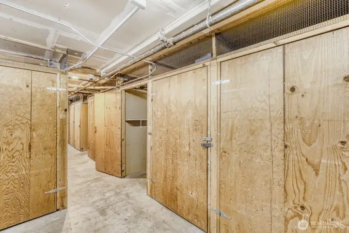Lockable storage in the basement of the building