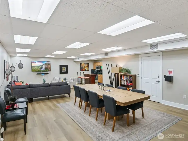 Another view of the Owners lounge.