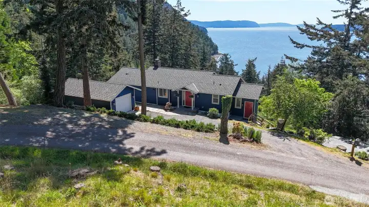 stunning views of Cascade Harbor and the Salish Sea!