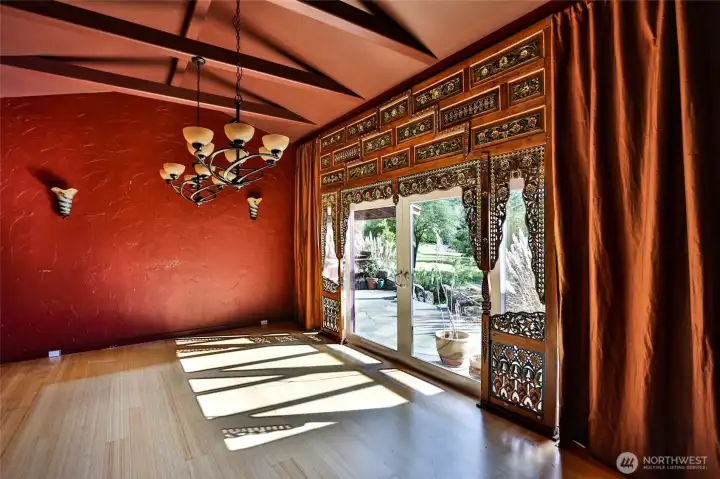 Dinning room off kitchen for easy access to pizza oven
