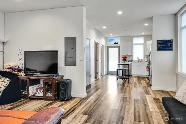 Big open space in SW great room for a large dining room table, in addition to kitchen island.