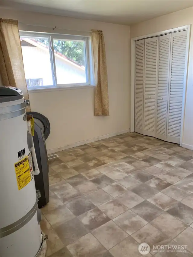 Utility / Craft room