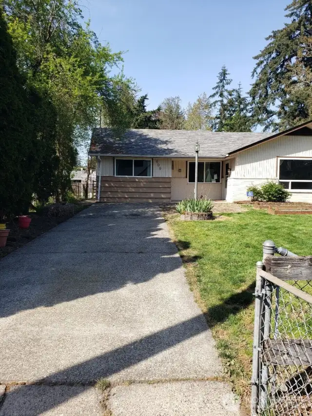 Front Exterior driveway