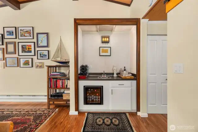 Wet bar off the dining room offers ideal accommodations for entertaining along with an additional sink and counter space.
