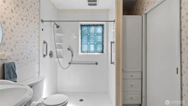 Bathroom #1 - Main Floor