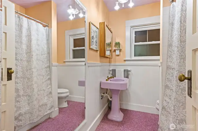 Main floor full bath