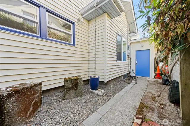 Side yard to Garage