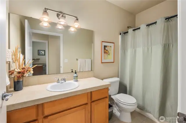 Hallway full bath