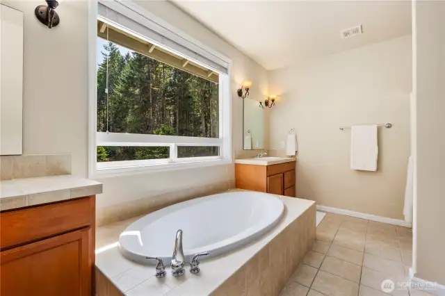 Soaking tub