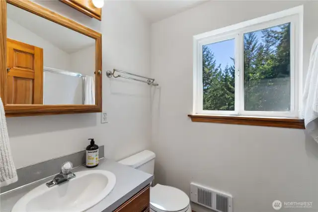 Loft/Primary bathroom