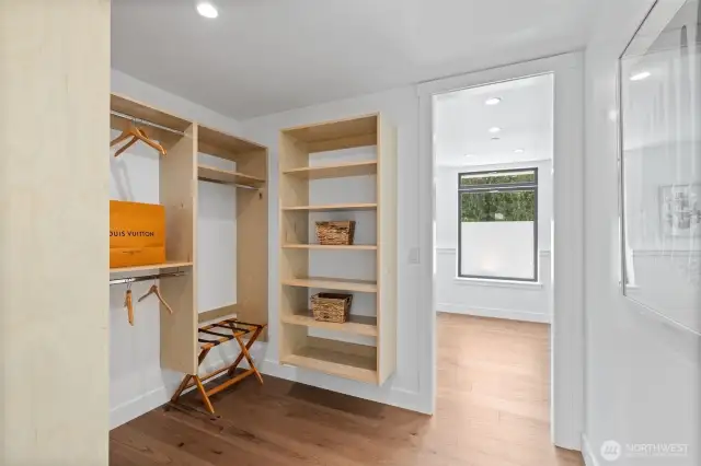 Closet 2