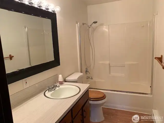 3201 Bathroom-Photo was taken when unit was vacant
